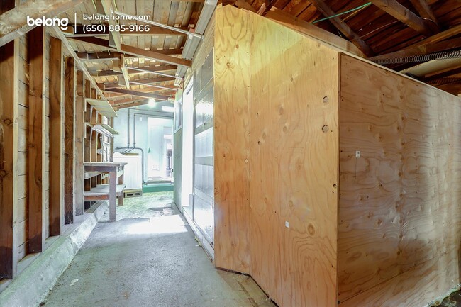 Building Photo - 420 9th Ave