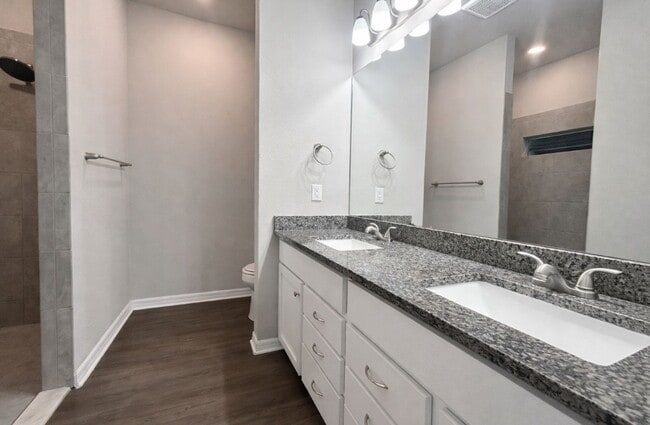 Building Photo - Live in Luxury — Your New 2023 Dream Home Awaits!