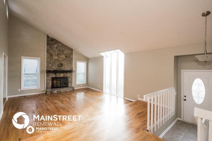 Building Photo - 5221 Island Dr