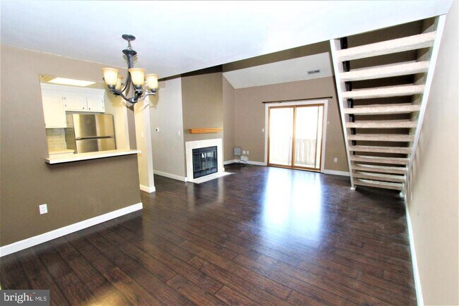 Building Photo - 604 Ravens Crest Dr