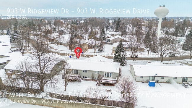 Building Photo - 903 W Ridgeview Dr