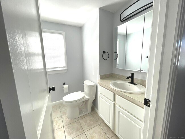 Building Photo - 34 Monroe St