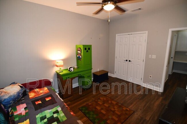 Building Photo - 2582 Boudreaux Ave