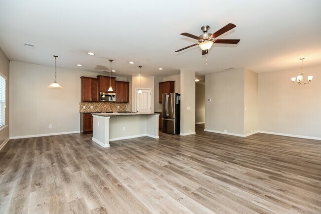 Building Photo - 194 Renford Rd