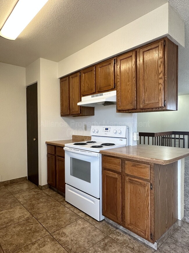 Building Photo - 328 Mt View Ln