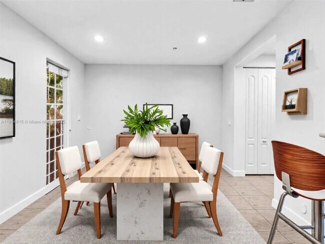 Building Photo - 476 SW 147th Ave