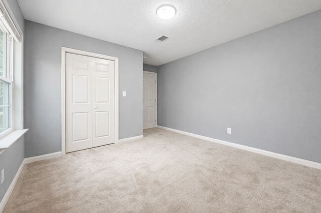 Building Photo - 111 Otis Ln