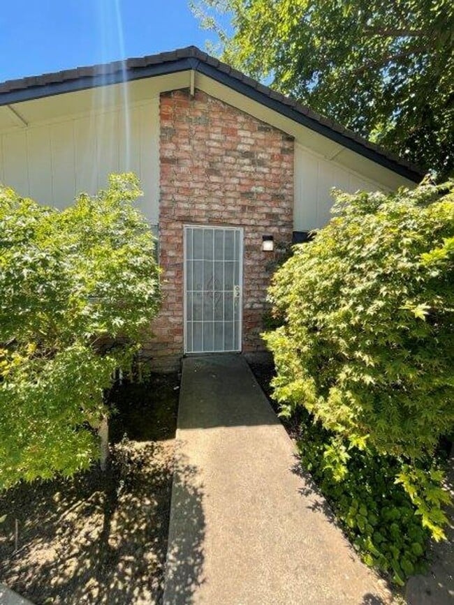 Building Photo - 9508 Emerald Park Dr