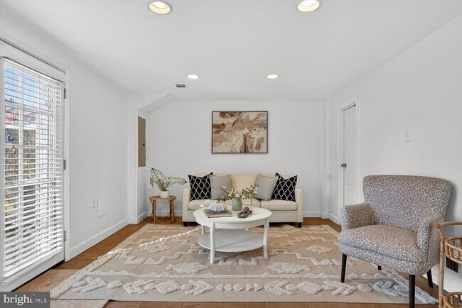 Building Photo - 6015 Ticonderoga Ct