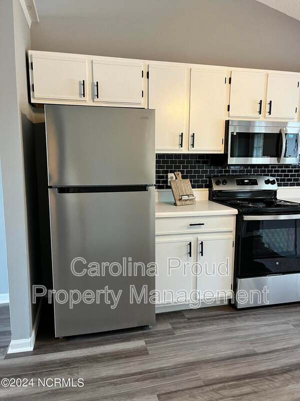 Building Photo - 1200 Peyton Cir