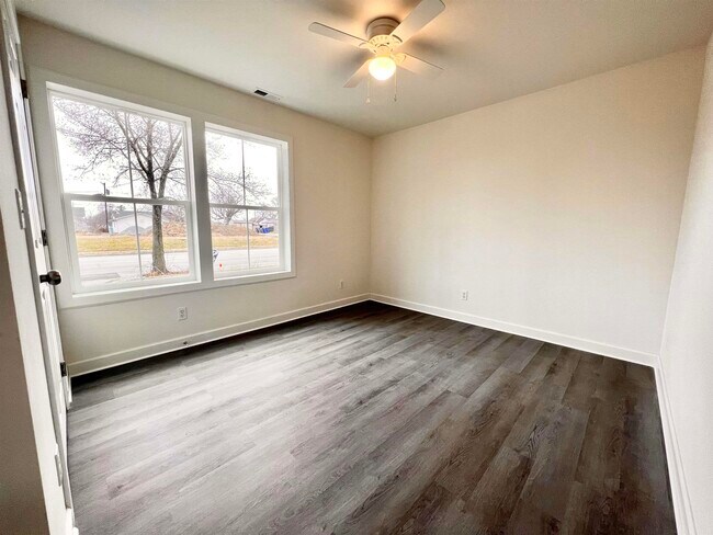 Building Photo - 1218 N Apperson Way