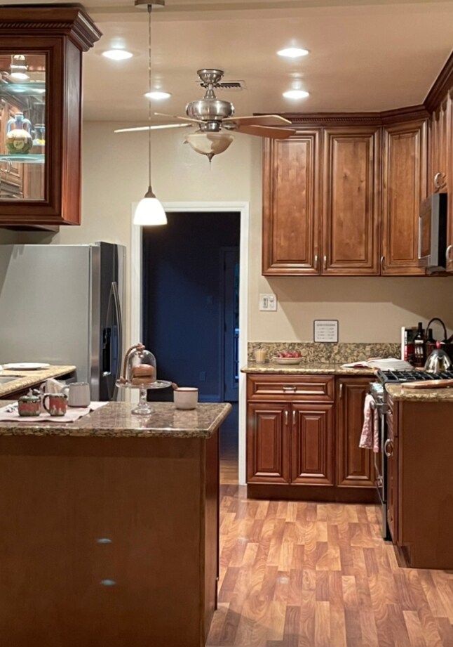 Building Photo - 1552 Crater Ln