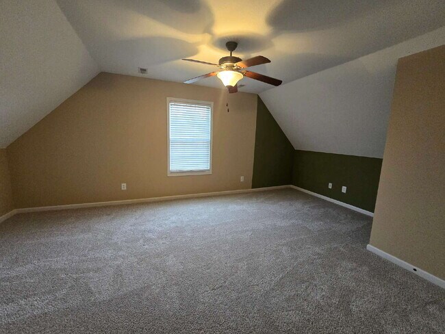 Building Photo - 3529 Southwood Dr