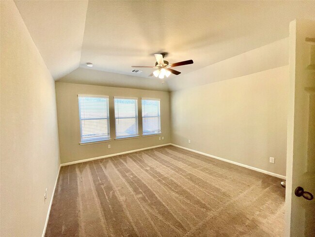 Building Photo - 934 Golden Willow Ln