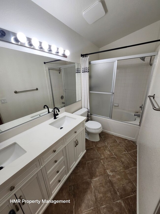 Building Photo - 2bed/2bath Condo near Victoria Gardens!