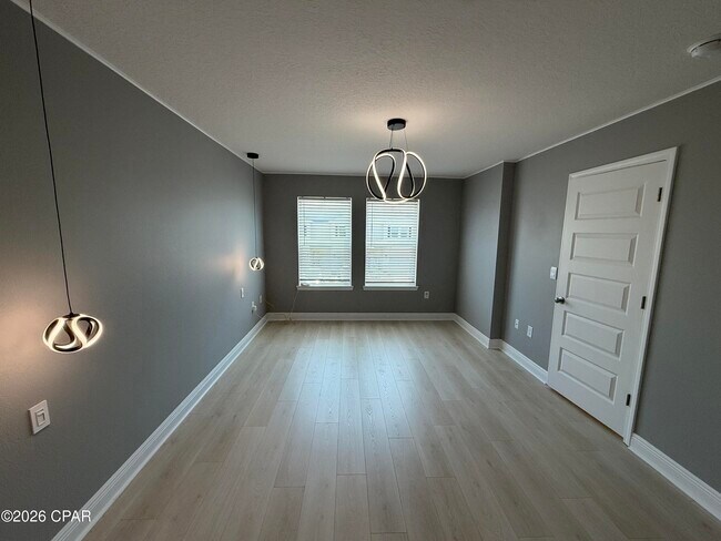 Building Photo - 479 Melrose Wy