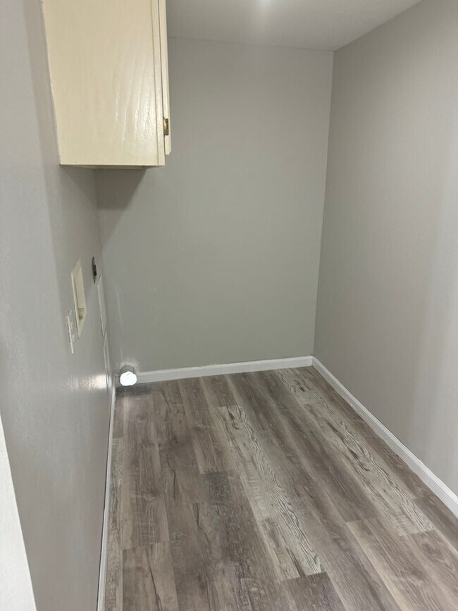 Building Photo - 2 bedroom home in Springfield