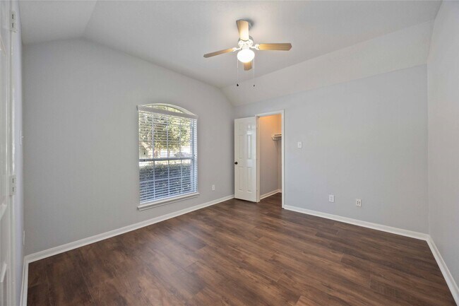 Building Photo - 15018 Summer Knoll Ln