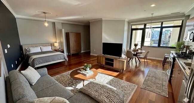 Building Photo - Spacious Studio with 2 Parking Spaces, W/D, Large Patio available in Cortez Hill