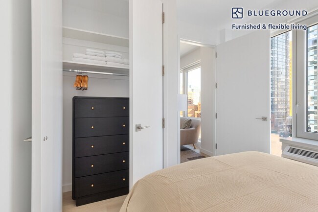 Building Photo - 150 Lawrence St