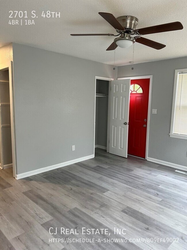 Building Photo - 2701 S 48 St