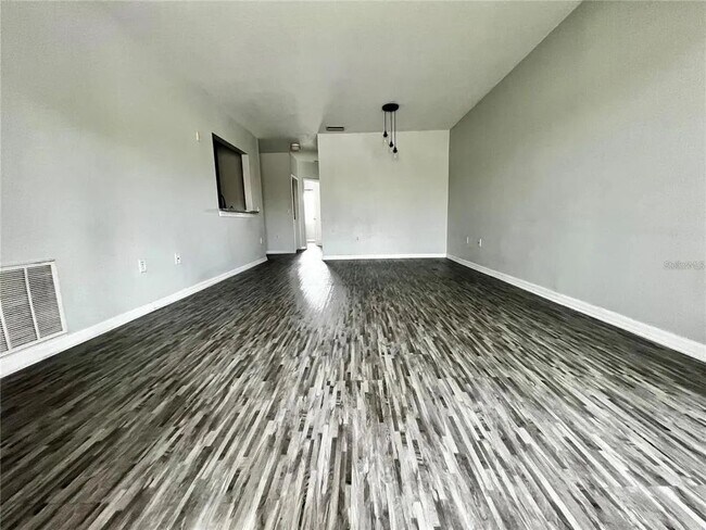 Building Photo - 6011 Skydale Way