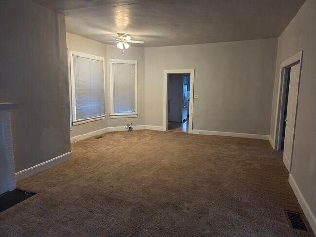 Building Photo - 1250 E 100 S