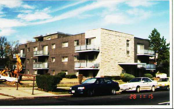 Building Photo - York Manor