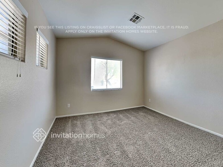 Building Photo - 5745 Oasis Ridge St