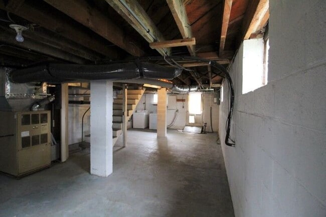 Building Photo - 3 Shenandoah Ave