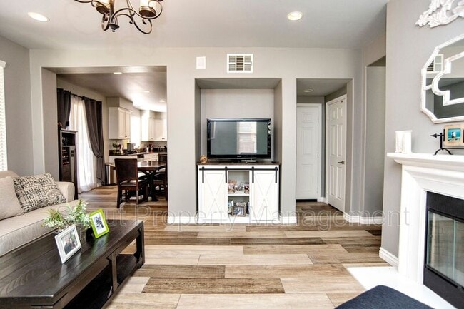 Building Photo - 27427 Lock Haven Ct