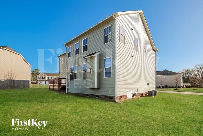 Building Photo - 1400 Chimney Ridge Dr