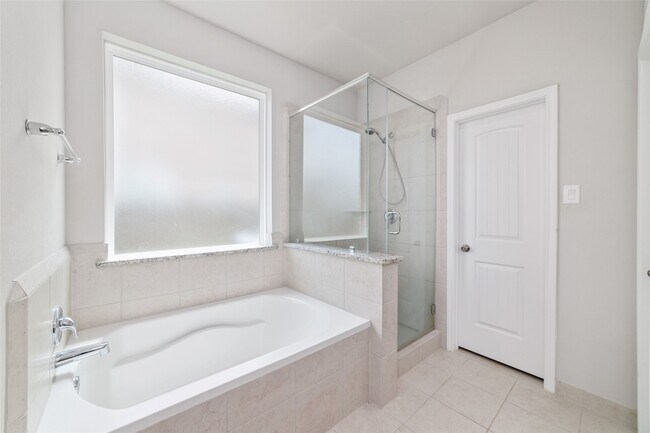 Building Photo - 77 Carmel Dr