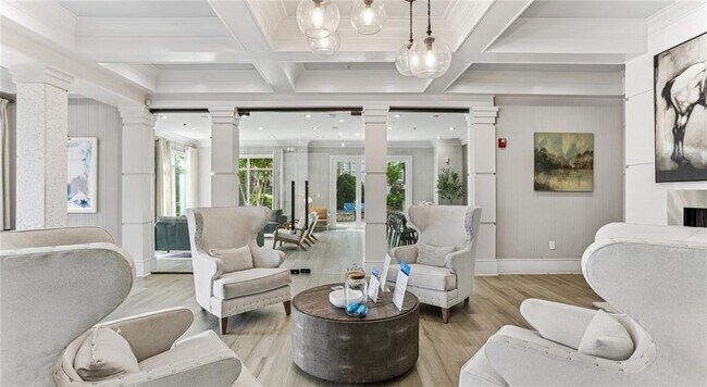 Building Photo - 2910 Clairmont Rd