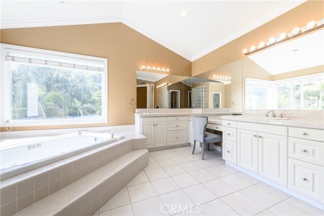 Building Photo - 21 Bent Oak