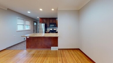 Building Photo - 1097 25th Ave SE