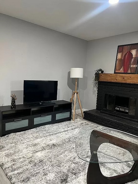 Building Photo - 808 Colton Dr