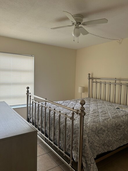 Master room - 460 NW 20th St