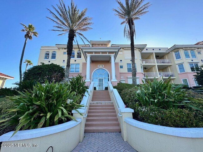 Primary Photo - 110 S Serenata Dr