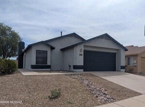 Building Photo - 7835 S Lennox Ln