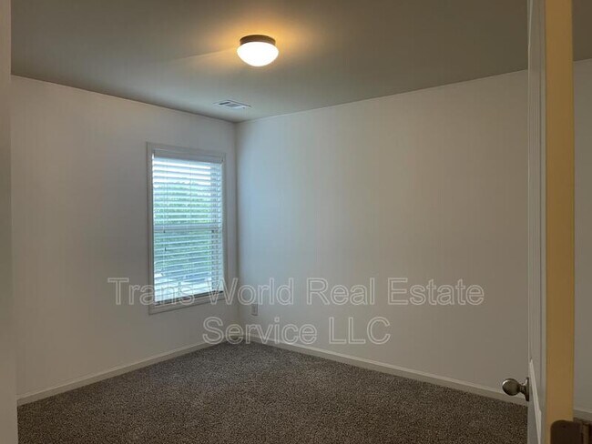 Building Photo - 765 Westmoreland Ln NE
