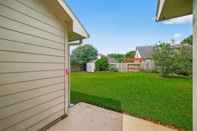Building Photo - 7527 Rain Meadow Ln