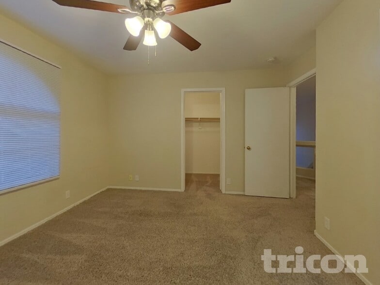 Building Photo - 1388 S Portland Ave