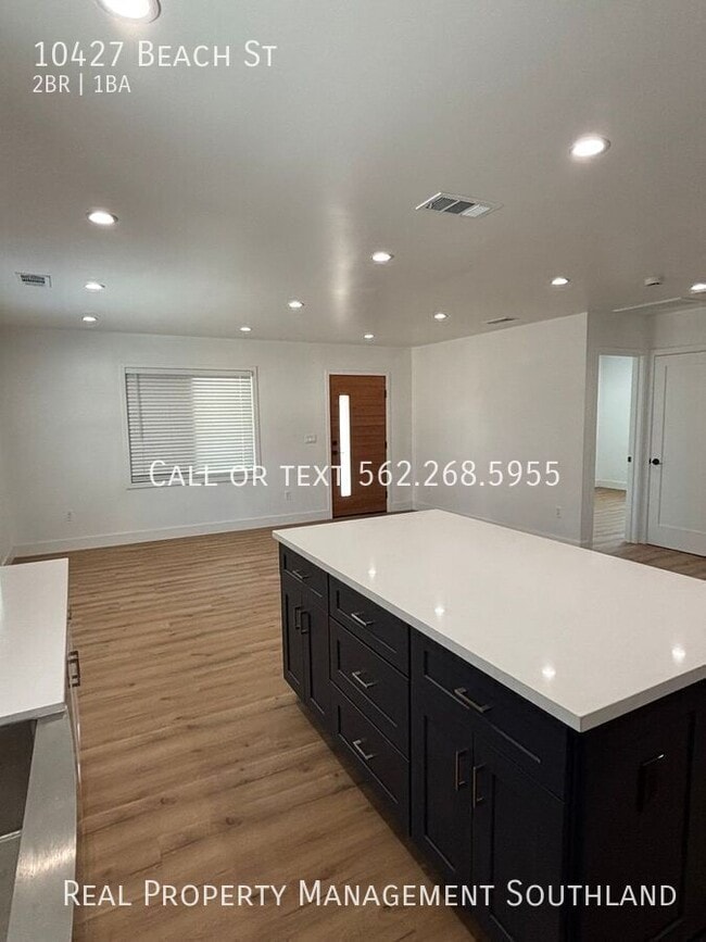 Building Photo - 10427 Beach St