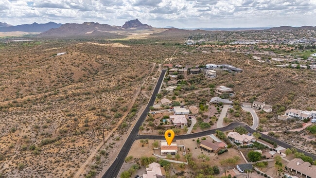 Building Photo - 17422 Flat Rock Dr