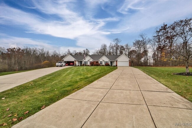 Building Photo - 480 Whitehaven Rd