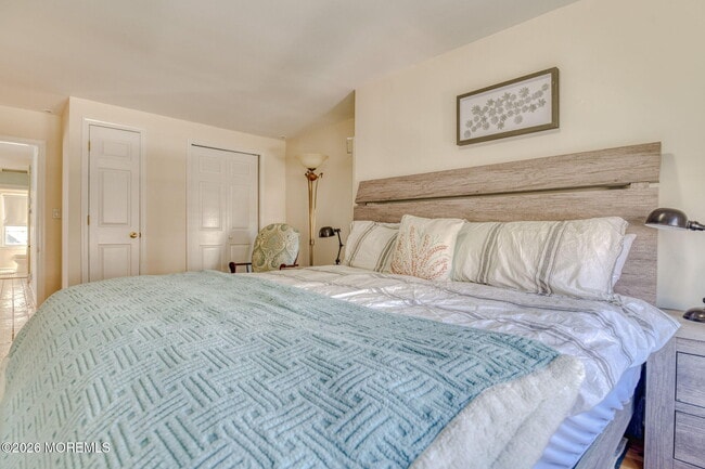 Building Photo - 26 Heck Ave