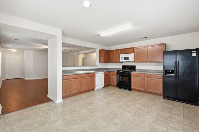 Building Photo - 3023 Legends York Dr