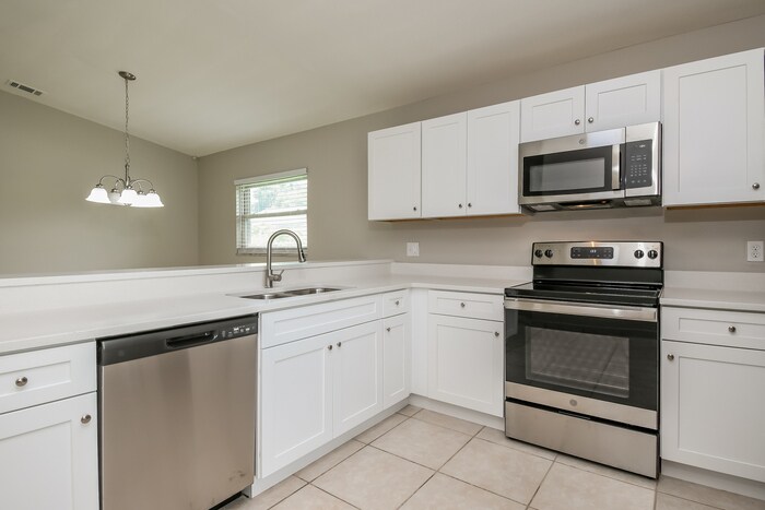 Building Photo - 2902 Woolridge Dr