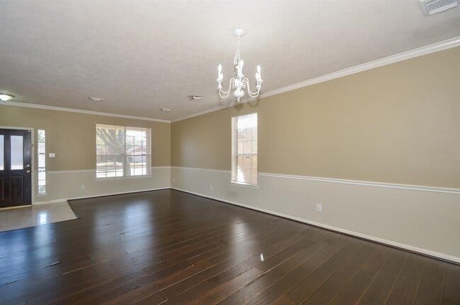 Building Photo - 15002 Turphin Way
